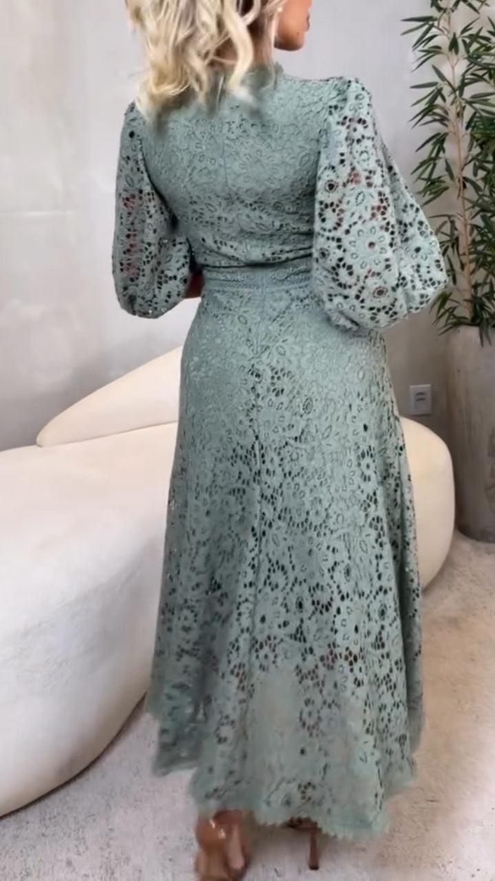 Elvaré | Lace Midi Dress