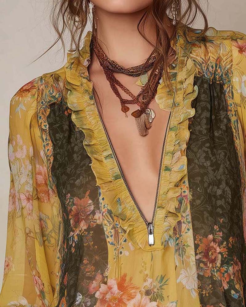Solira | Floral Zip Blouse
