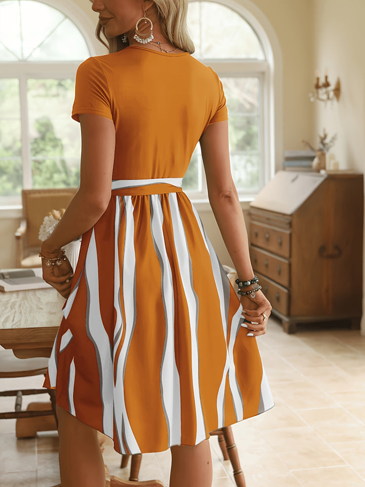 Vera | Robe Géométrique Ceinturée