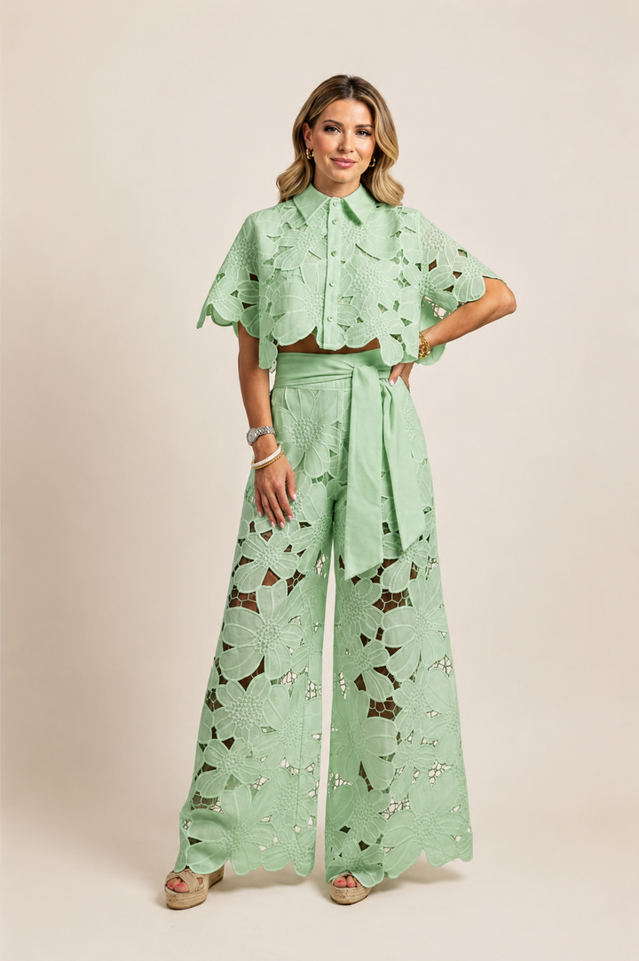 Avenya | Embroidered Set