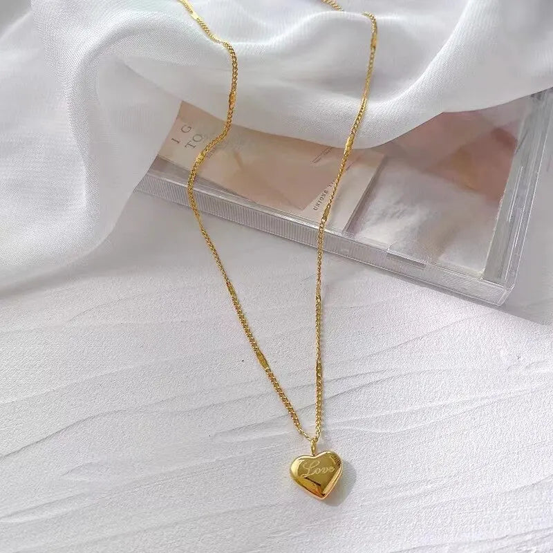 Amelie | Heart Pendant Necklace