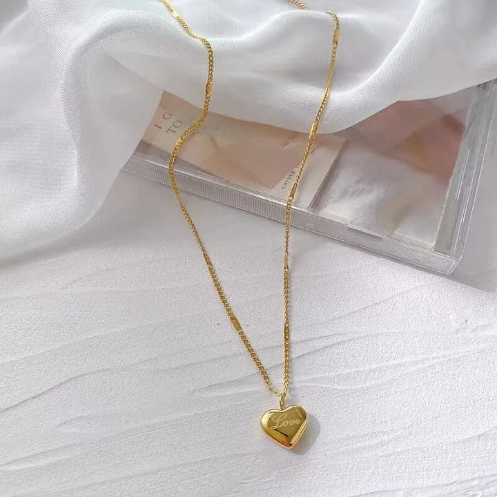 Amelie | Heart Pendant Necklace
